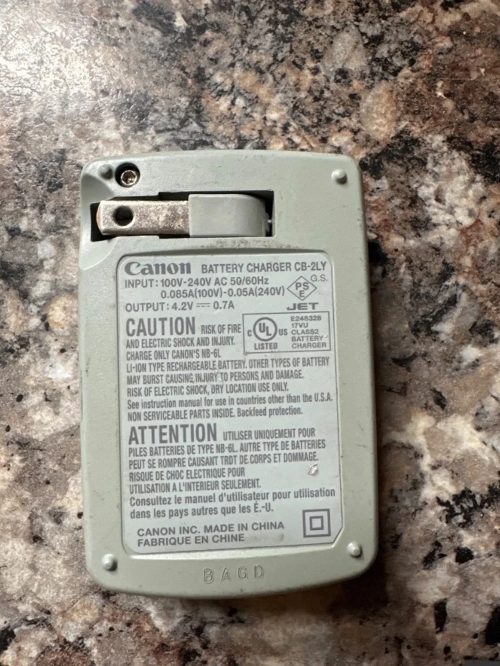 Canon CB-2LY Camera Battery Charger 100-24OV Gray, For Canon Cameras